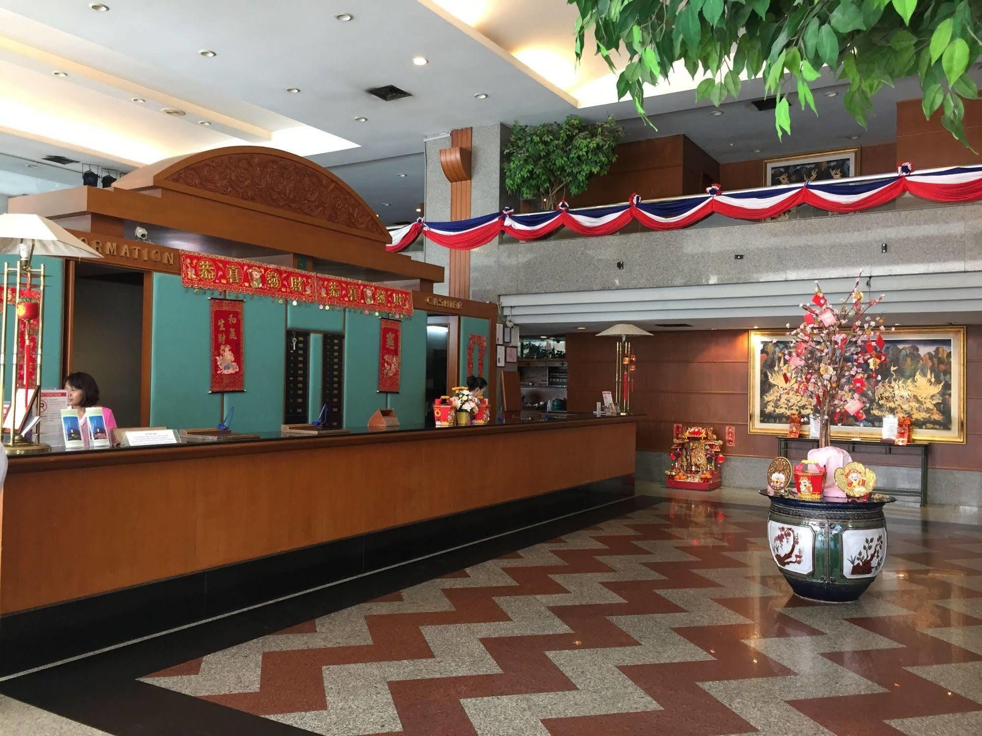Siam Center Hotel Хатъяй Экстерьер фото