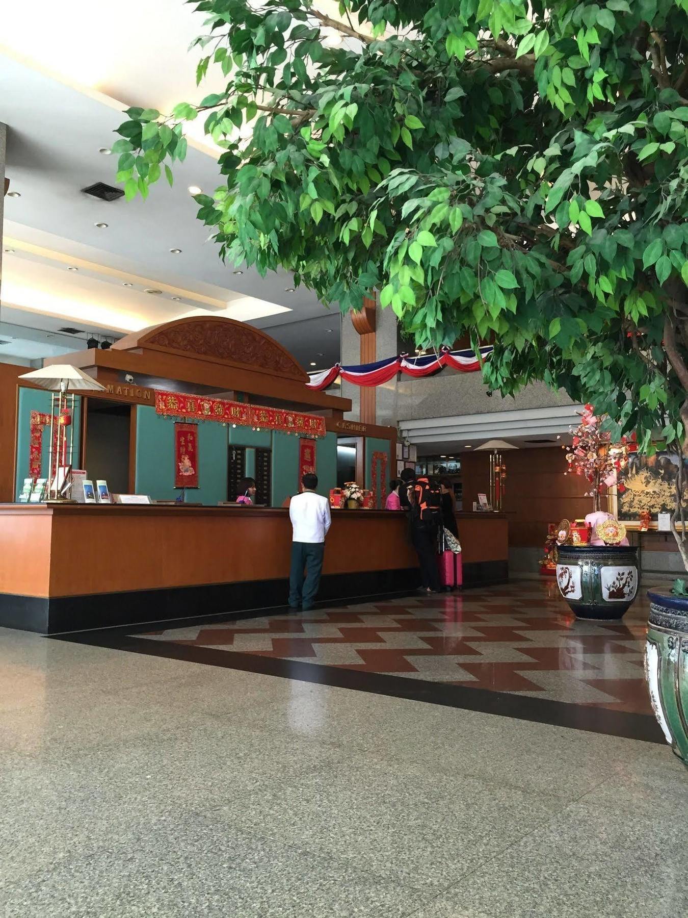 Siam Center Hotel Хатъяй Экстерьер фото