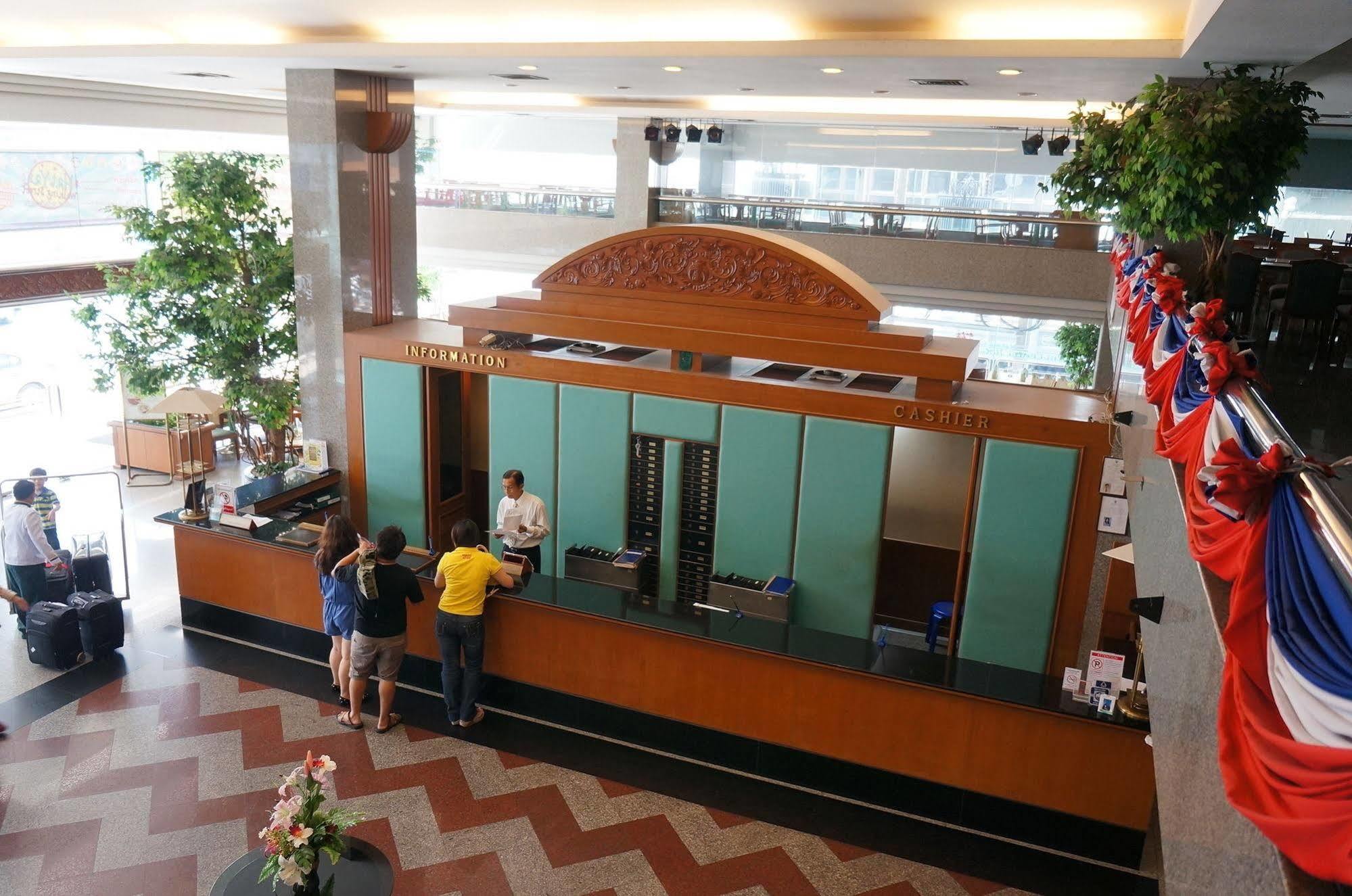 Siam Center Hotel Хатъяй Экстерьер фото